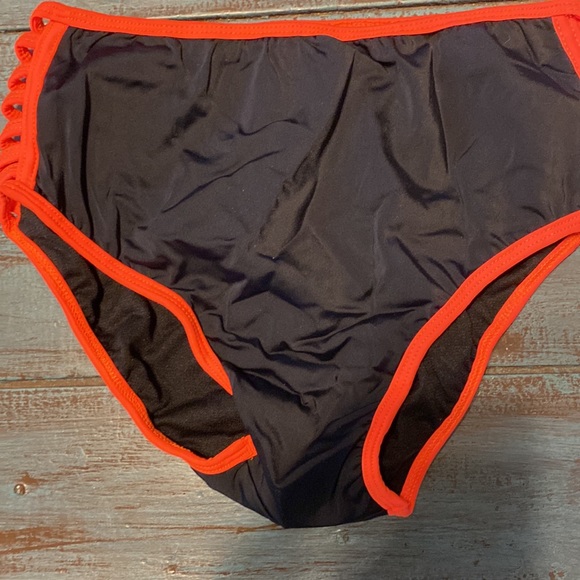 Bikini Set - Picture 4 of 5